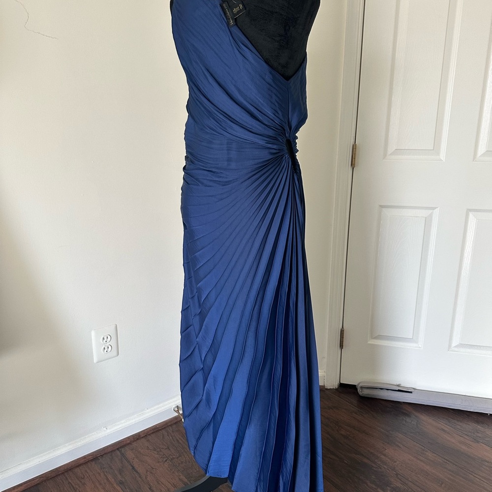 Dress asymmetrical - Picture 3 of 3
